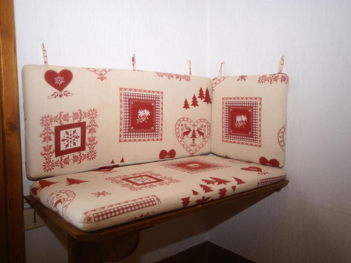 Charming Chalet In Ventron With Terrace Bilik gambar